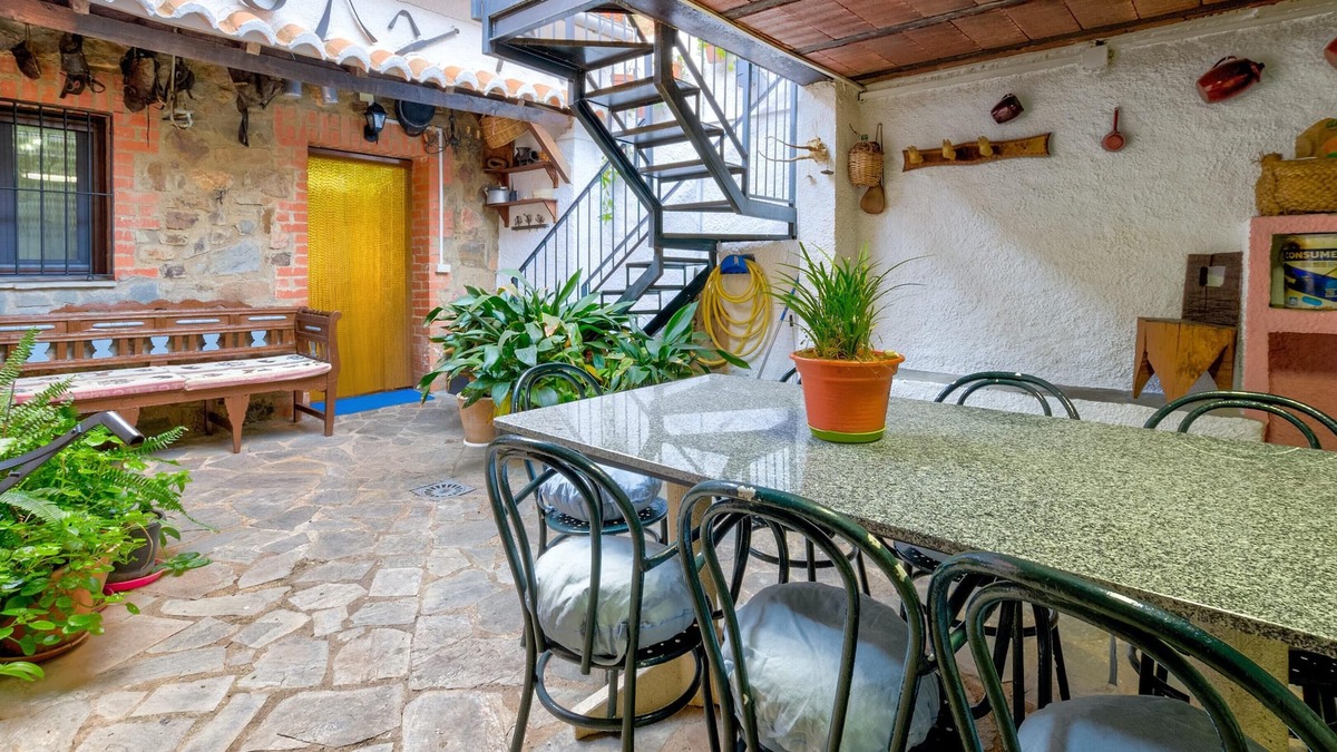 Puebla de Don Rodrigo House | Homerez - House for 8 ppl. with jacuzzi and spa at Puebla de Don Rodrigo