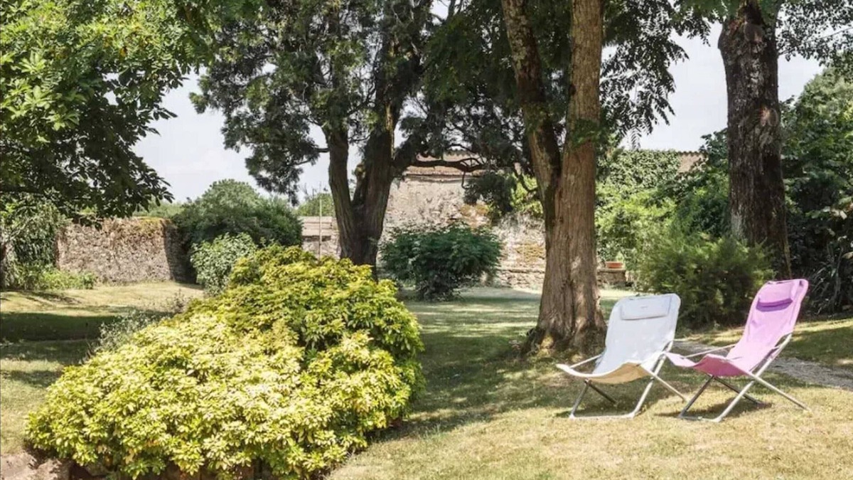 Le Temple-de-Bretagne House | Homerez - House for 8 ppl. with garden and terrace at Le Temple-de-Bretagne