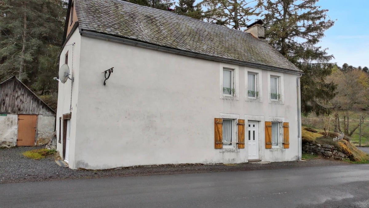 Saint-Genes-Champespe House | Homerez - House in Saint-Gènes-Champespe