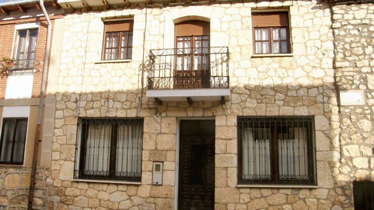 Banos de Valdearados House | Homerez - House in Baños de Valdearados