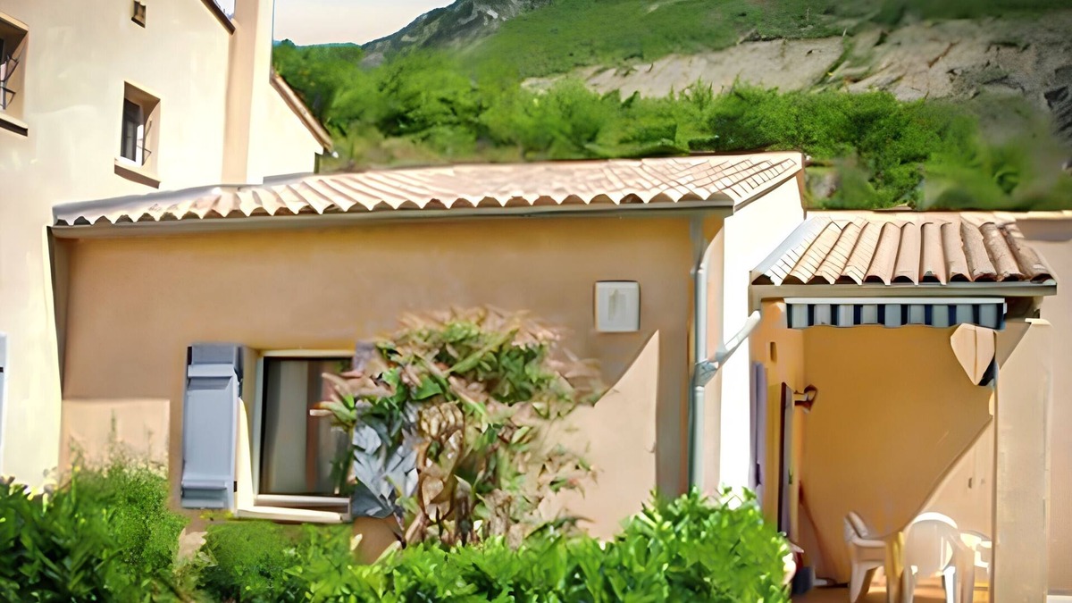 La Roche-sur-le-Buis House | Homerez - House in La Roche-sur-le-Buis