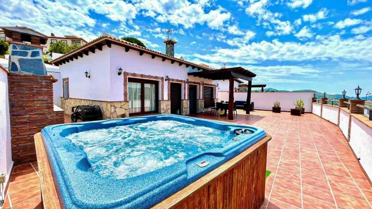 Canillas de Albaida House | Homerez - House in Canillas de Albaida