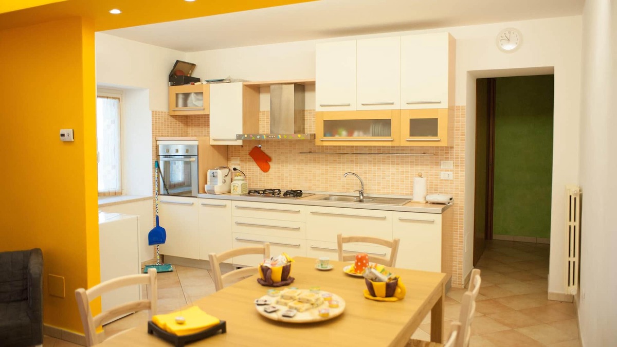 Castel Frentano House | Homerez - House 15 km away from the beach for 4 ppl. at Castel Frentano