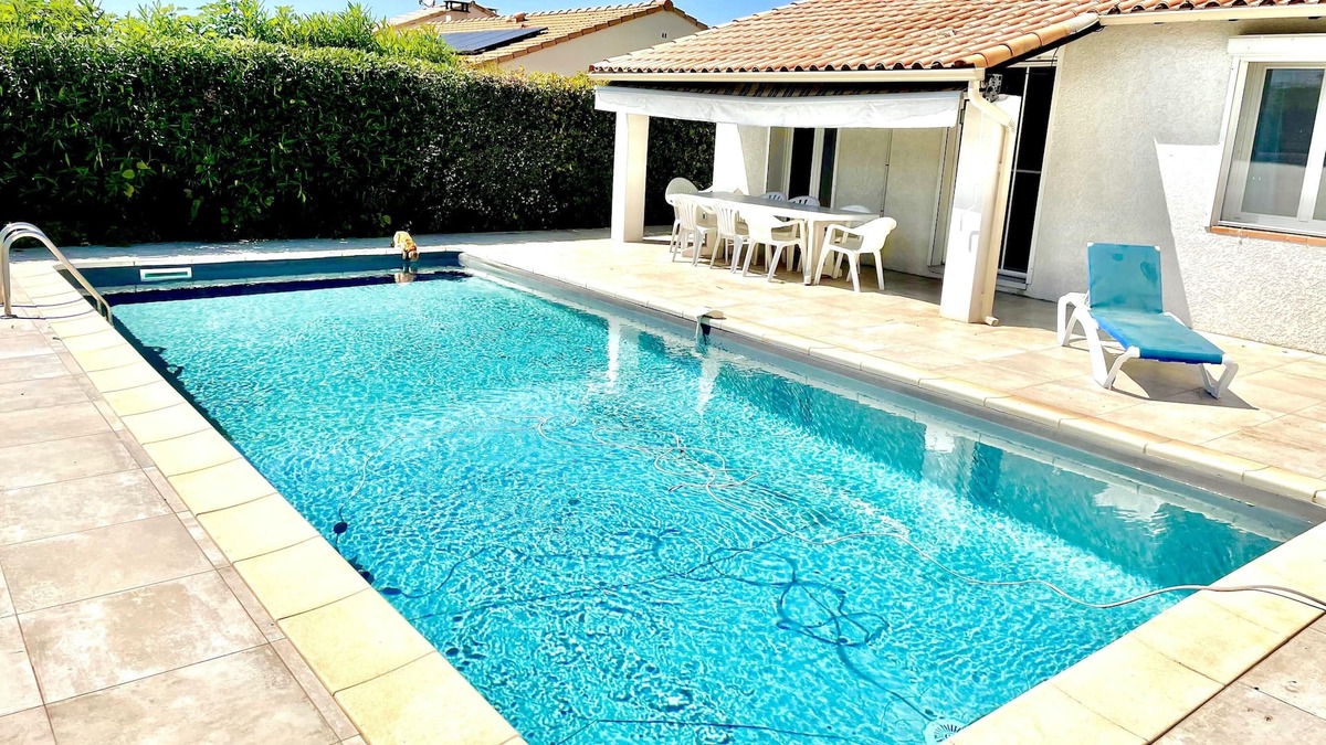 La Calmette House | Homerez - House for 3 ppl. with swimming-pool, garden and terrace at La Calmette