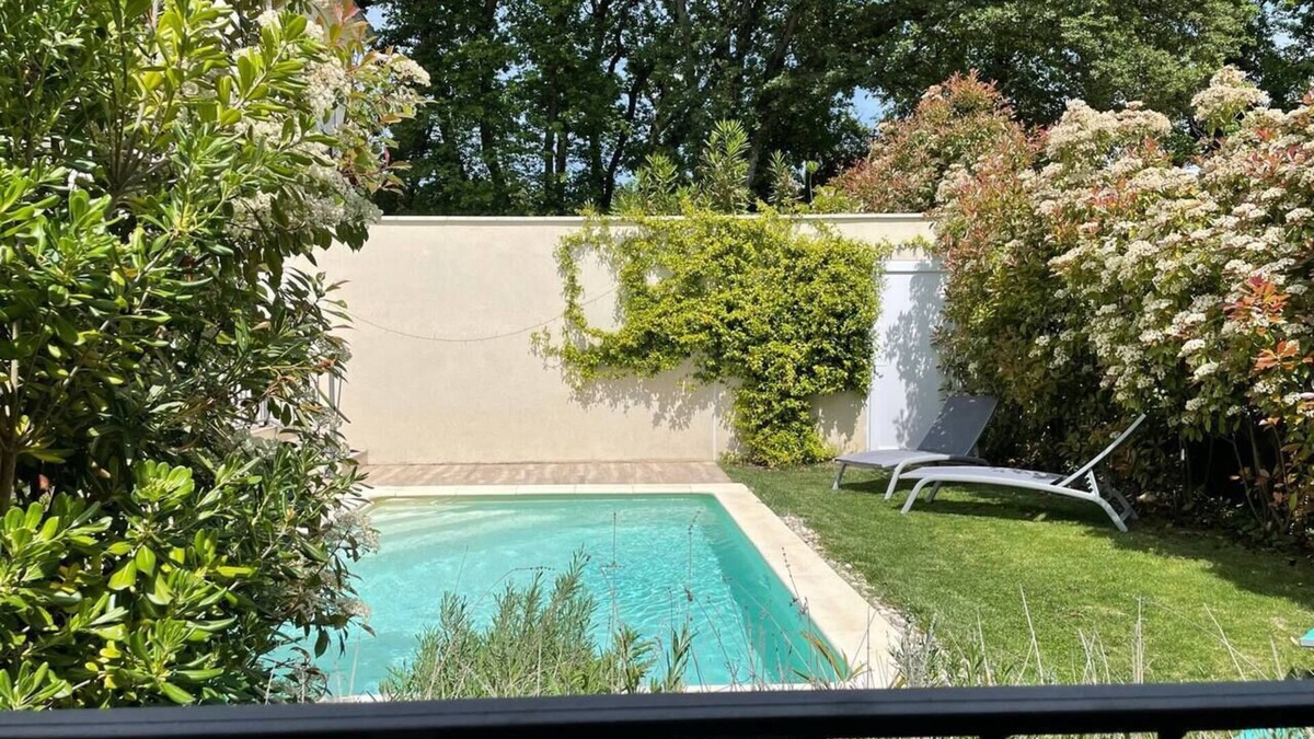 Uchaux House | Homerez - House for 6 ppl. with swimming-pool, jacuzzi and terrace at Uchaux