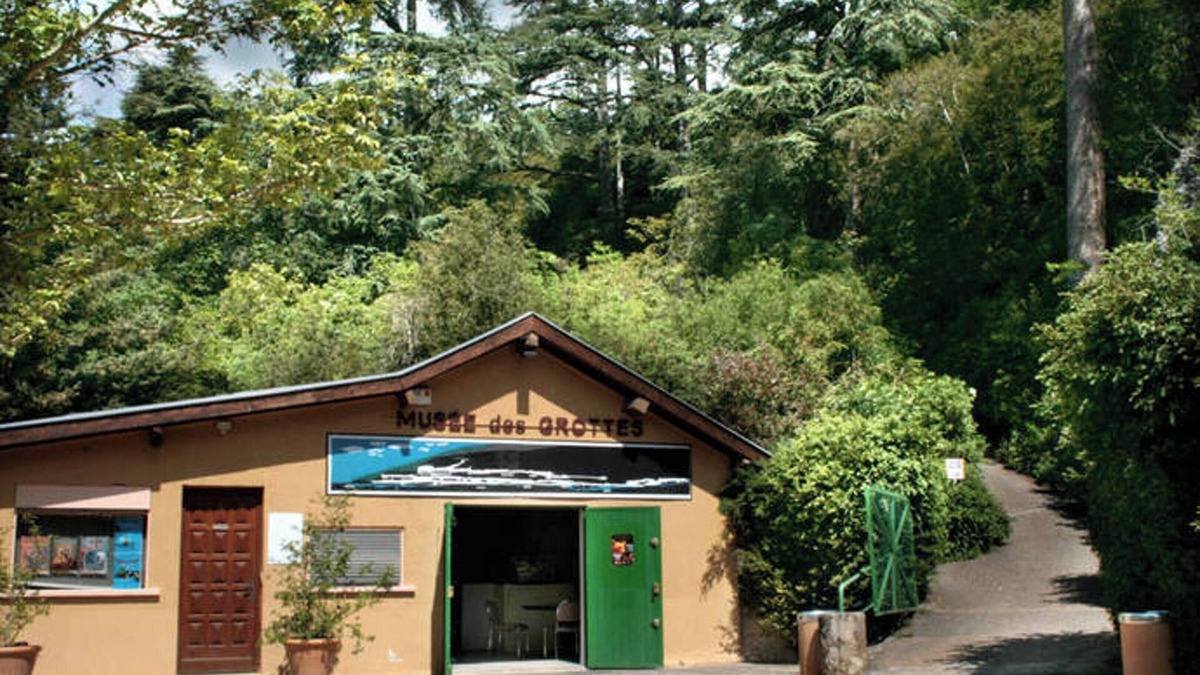 Charnay-les-Macon House | Homerez - House - Charnay-lès-Mâcon