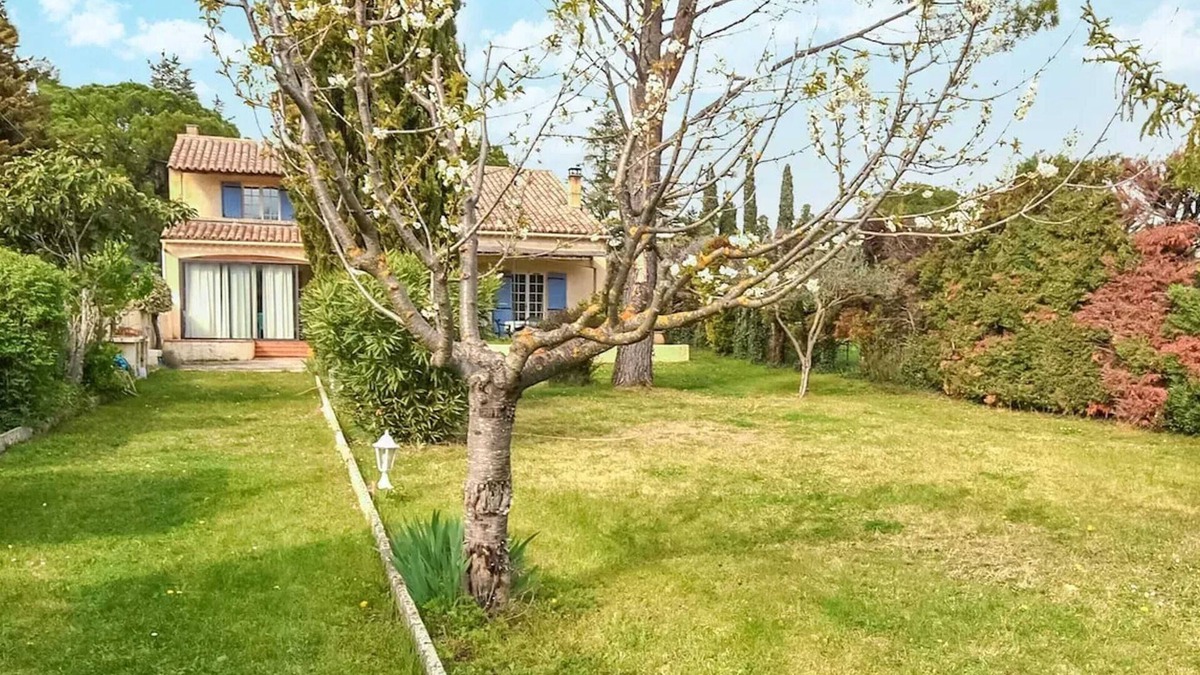 Loriol-du-Comtat House | Homerez - House in Loriol-du-Comtat, garden