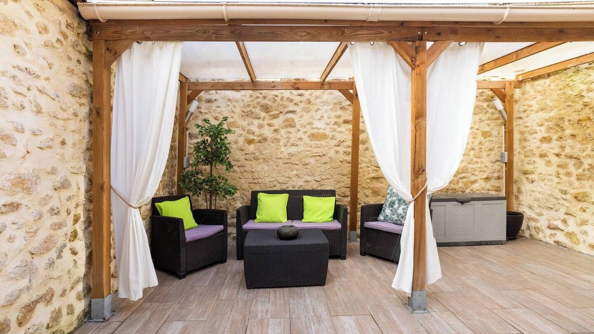 Noyen-sur-Sarthe House | Homerez - House in Noyen-sur-Sarthe