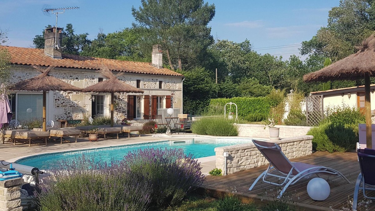 Bussac-Foret House | Homerez - House in Bussac-Forêt