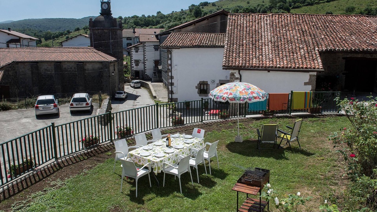 Baraibar House | Homerez - House in Baráibar, mountain view