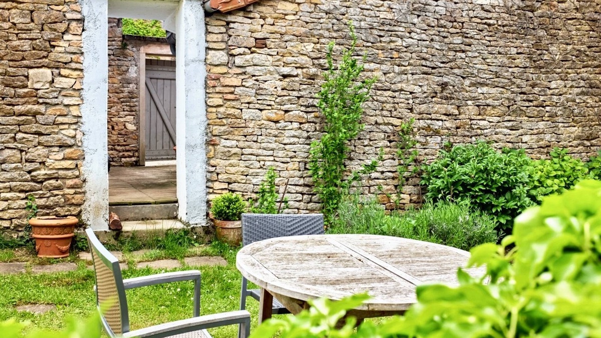 Grevilly House | Homerez - House in Grevilly, garden, parking included