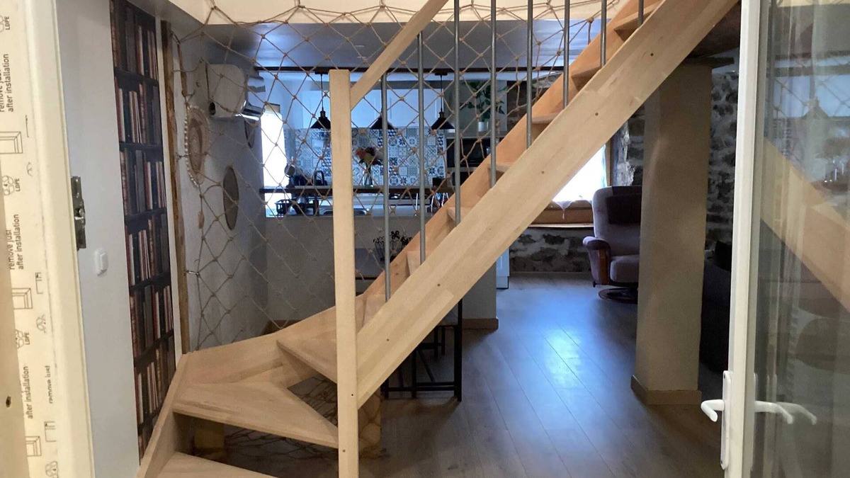 Saint-Romain House | Homerez - House in Saint-Romain.