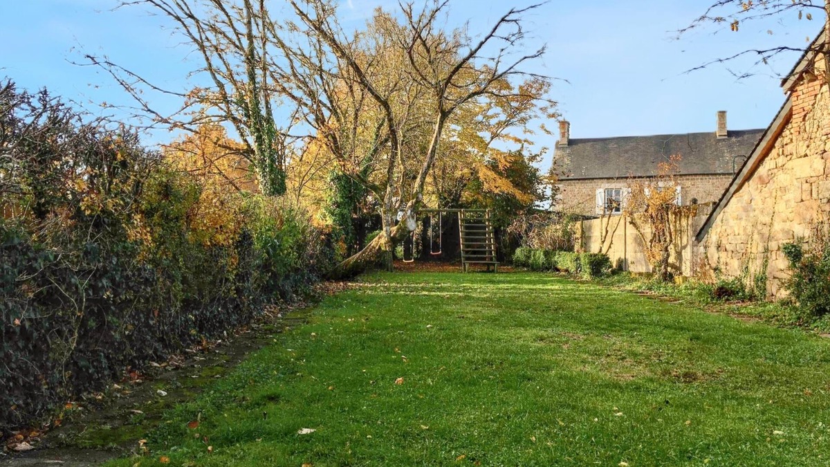 Carrouges House | Homerez - House near Carrouges
