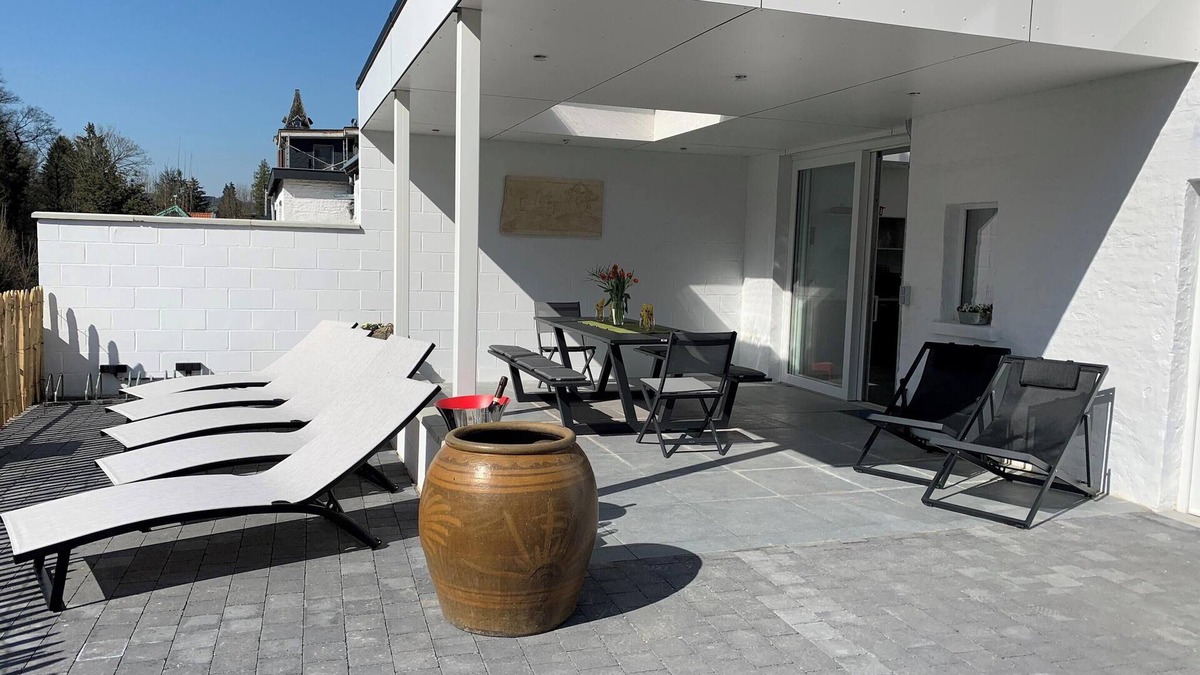 Spa House | Homerez - House Spa with garden