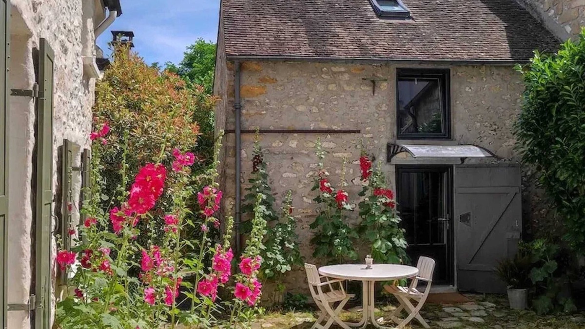 Avon House | Homerez - House with 1 Bedroom in Avon - Canoeing Nearby