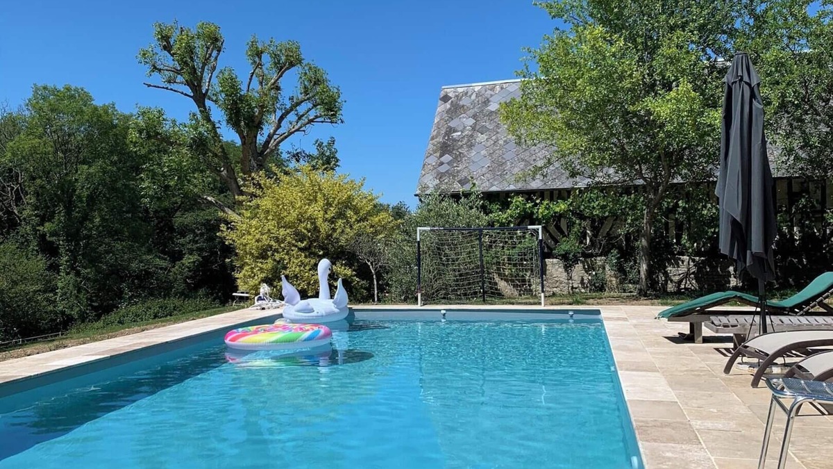 Gonneville-sur-Mer Villa | Homerez - Luxurious Villa in Gonneville-sur-Mer