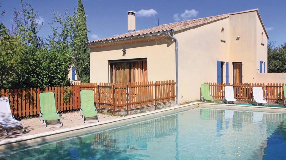 Grillon Villa | Homerez - Luxury Villa in Grillon with Private Pool