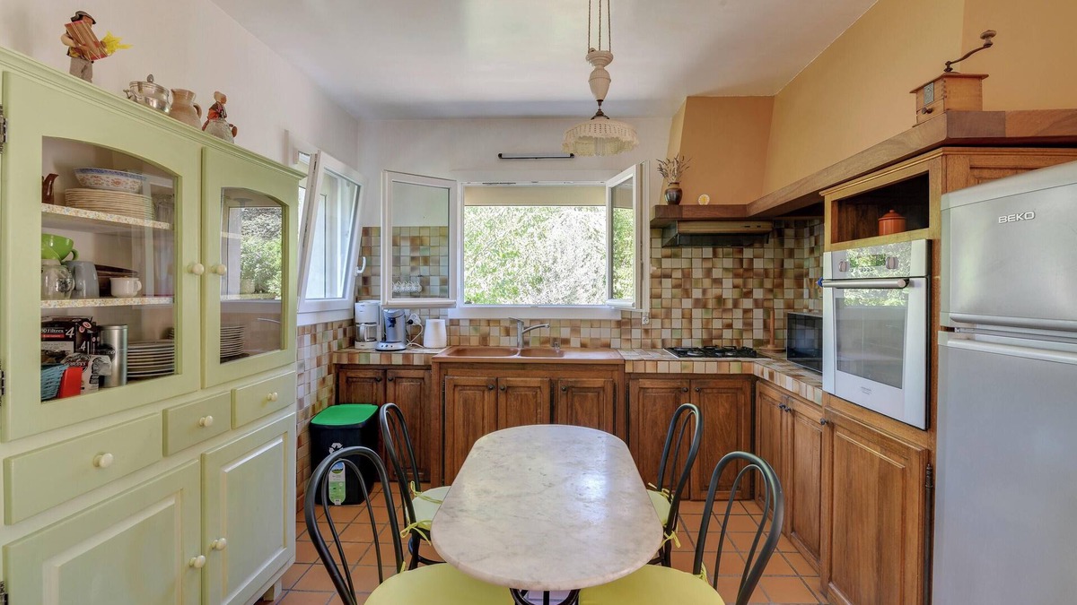 Oppede Villa | Homerez - Luxury Villa in Oppède with Jacuzzi and Pool