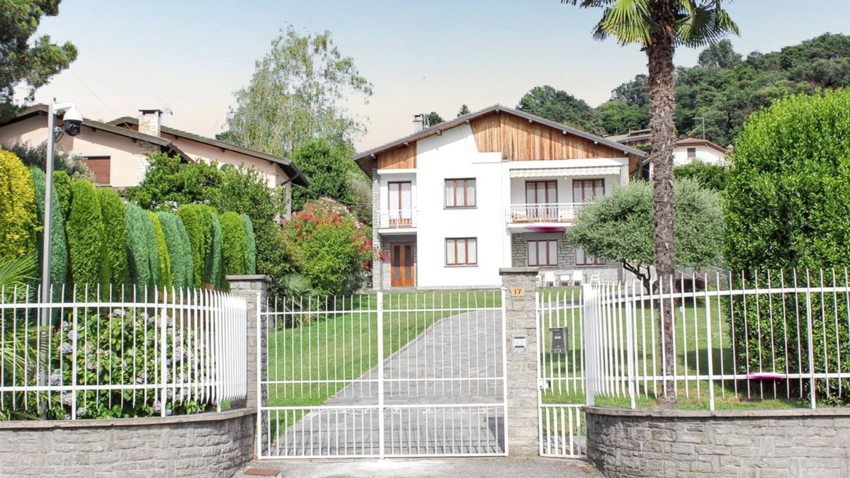 Ranco Villa | Homerez - Luxury Villa in Ranco with Private Pool