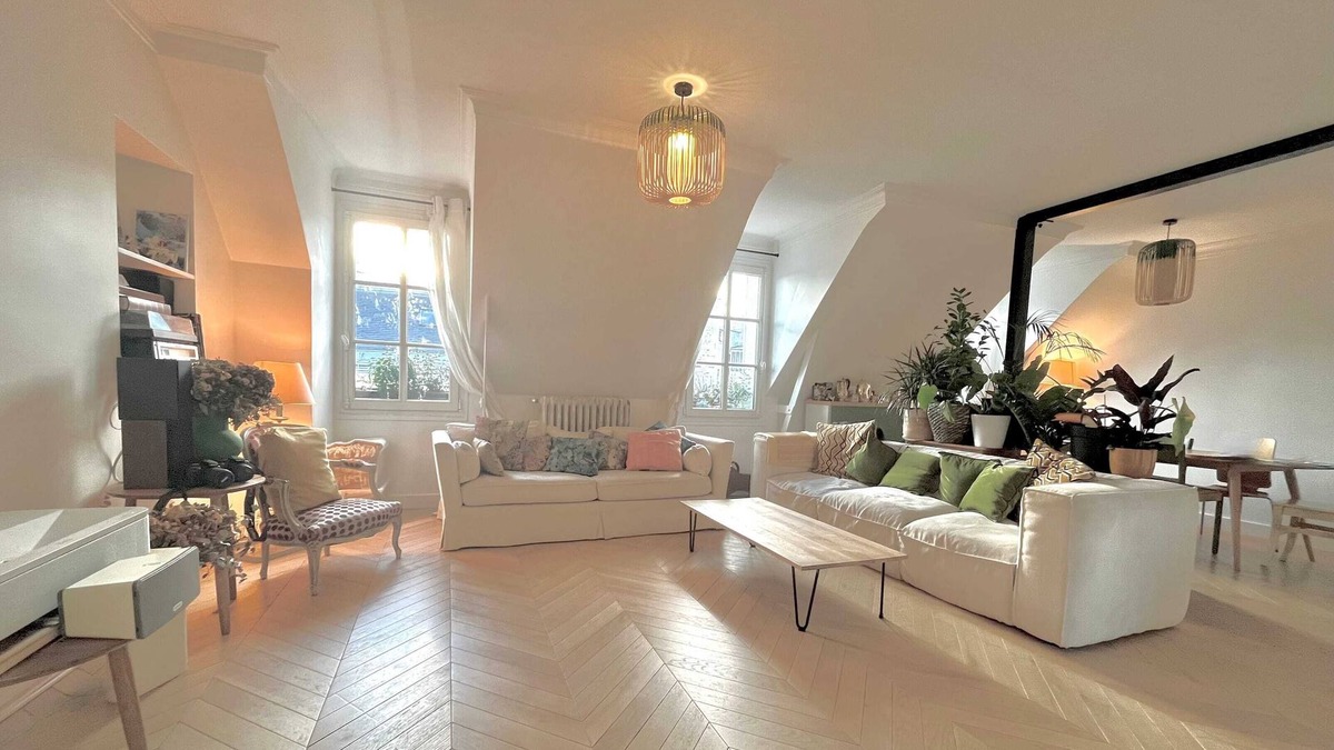 L'Europe Apartment | Homerez - Modern Apt in Paris, near Monceau