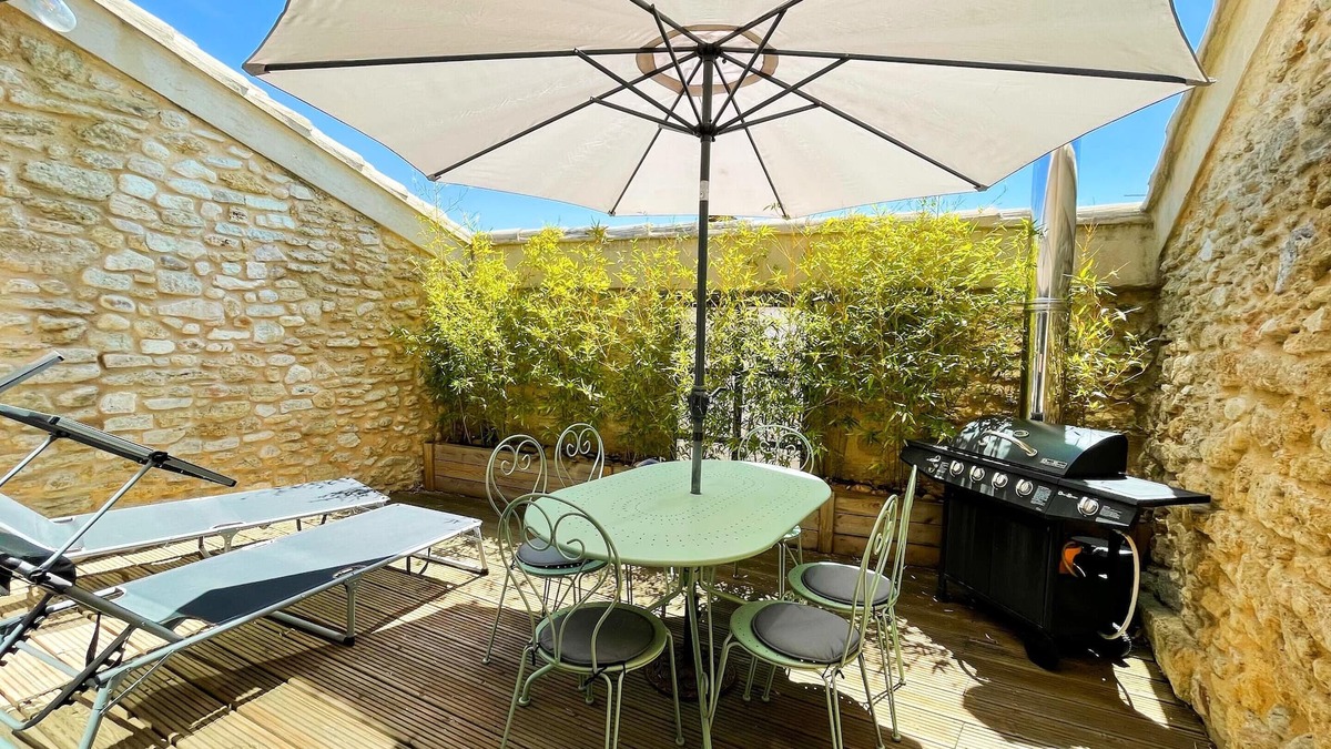 Chateauneuf-du-Pape House | Homerez - Nice house for 4 ppl. with terrace at Châteauneuf-du-Pape
