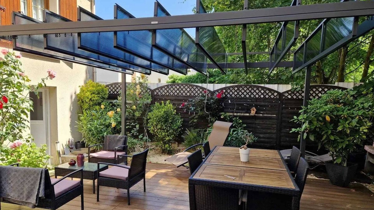 Vitry-sur-Seine Apartment | Homerez - Nice apartement for 6 ppl. with garden and terrace at Vitry-sur-Seine