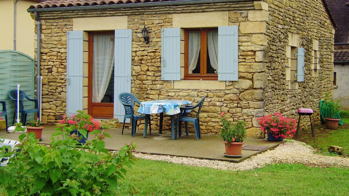 Prats-de-Carlux House | Homerez - Nice house for 2 ppl. with terrace at Prats-de-Carlux