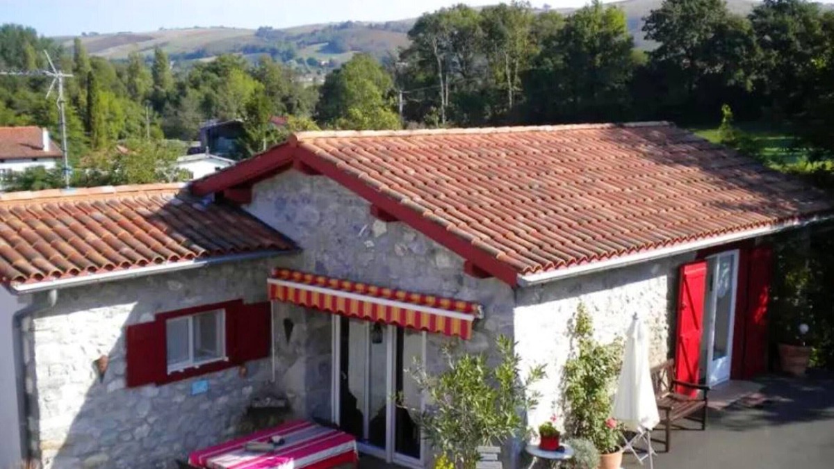 Saint-Esteben House | Homerez - Nice house With mountain view and terrace