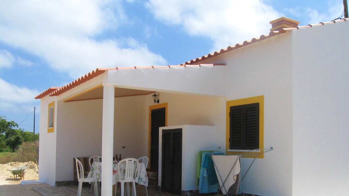 Cabeco de Aguia House | Homerez - Nice house 4 km away from the beach for 6 ppl. with terrace at Aljezur