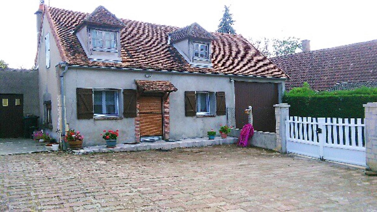 Loire - Vignobles et Nohain House | Homerez - Nice house for 2 ppl. at Saint-Père