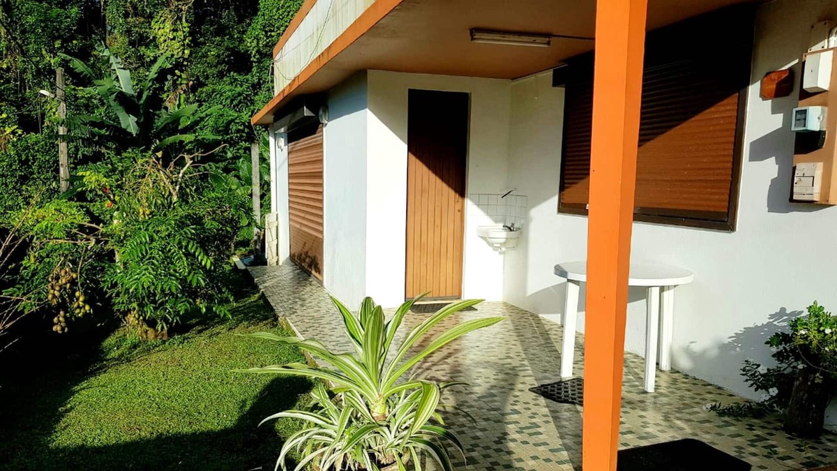 Le Lorrain House | Homerez - Nice house for 2 ppl. with terrace at Le Lorrain