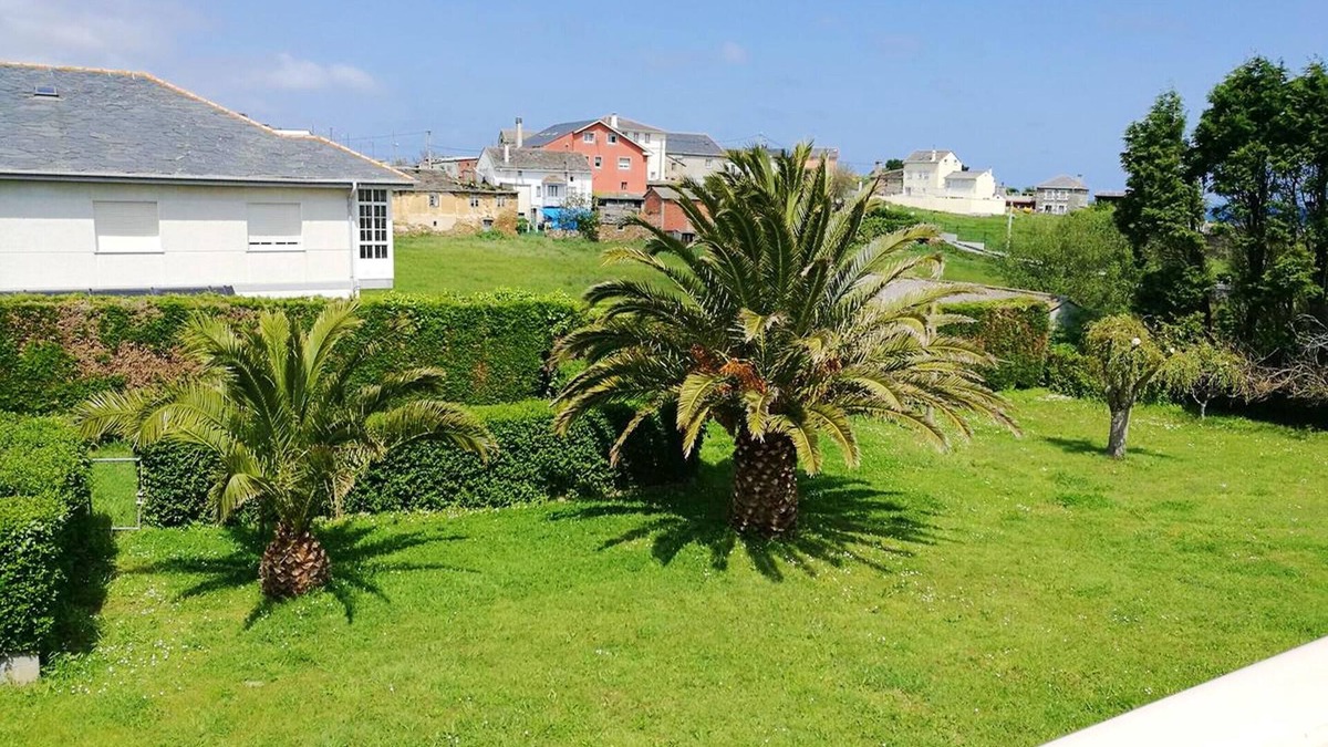 Fazouro House | Homerez - Nice house for 8 ppl. with terrace at Nois, Lugo