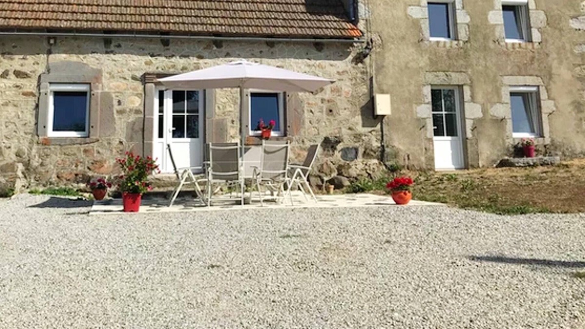 Bagnols House | Homerez - Nice house for 7 ppl. with terrace at Bagnols