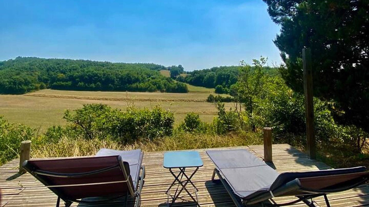 Lignairolles House | Homerez - Nice house for 2 ppl. with shared pool and terrace at Lignairolles