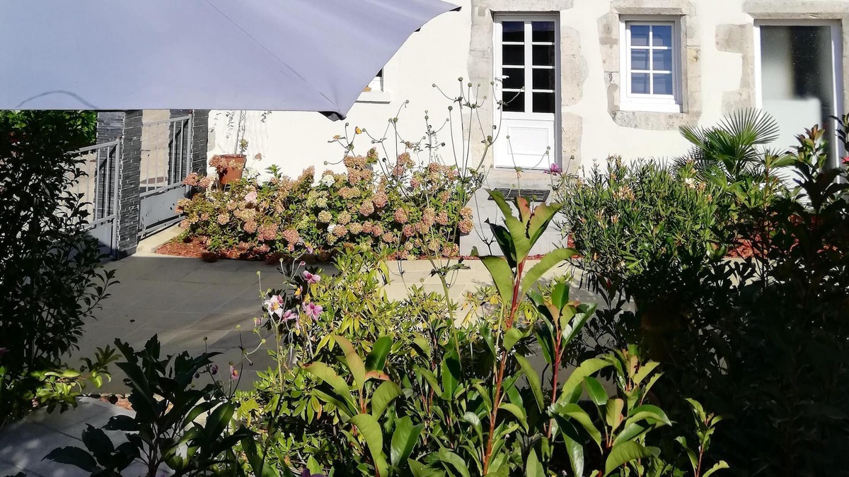 Saint-Gondon House | Homerez - Nice house for 4 ppl. with garden and terrace at Saint-Gondon
