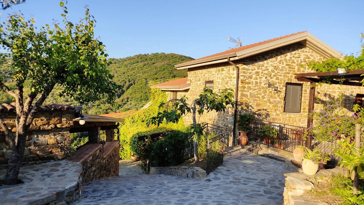 Ogliastro Cilento Apartment | Homerez - Nice studio 10 km away from the beach for 3 ppl. at Ogliastro Cilento