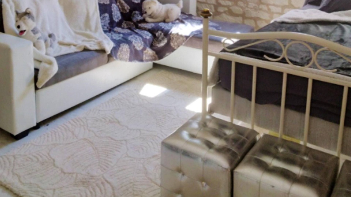 Courchamps House | Homerez - Nice property for 3 ppl. with terrace and balcony at Courchamps