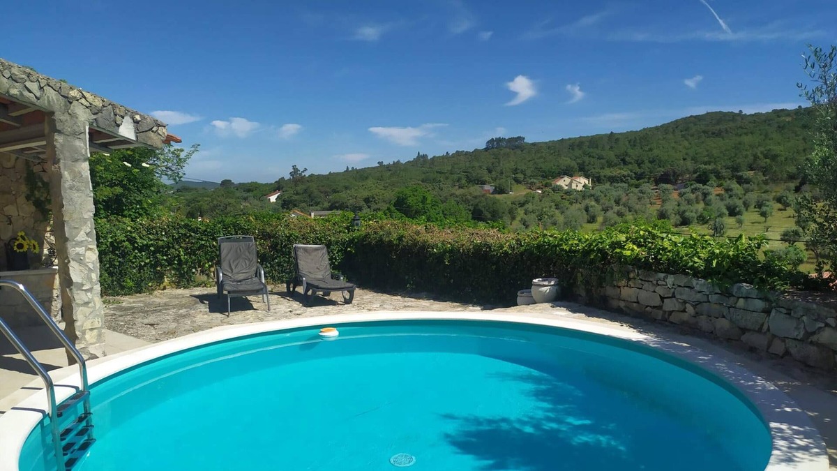 Tomar Villa | Homerez - Nice villa for 8 ppl. with swimming-pool and terrace at Alviobeira
