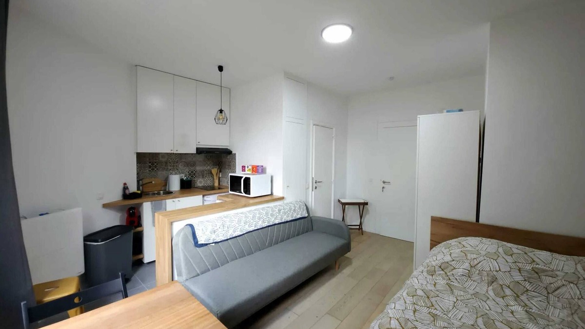 Saint-Josse-ten-Noode Apartment | Homerez - Studio in Saint-Josse-ten-Noode