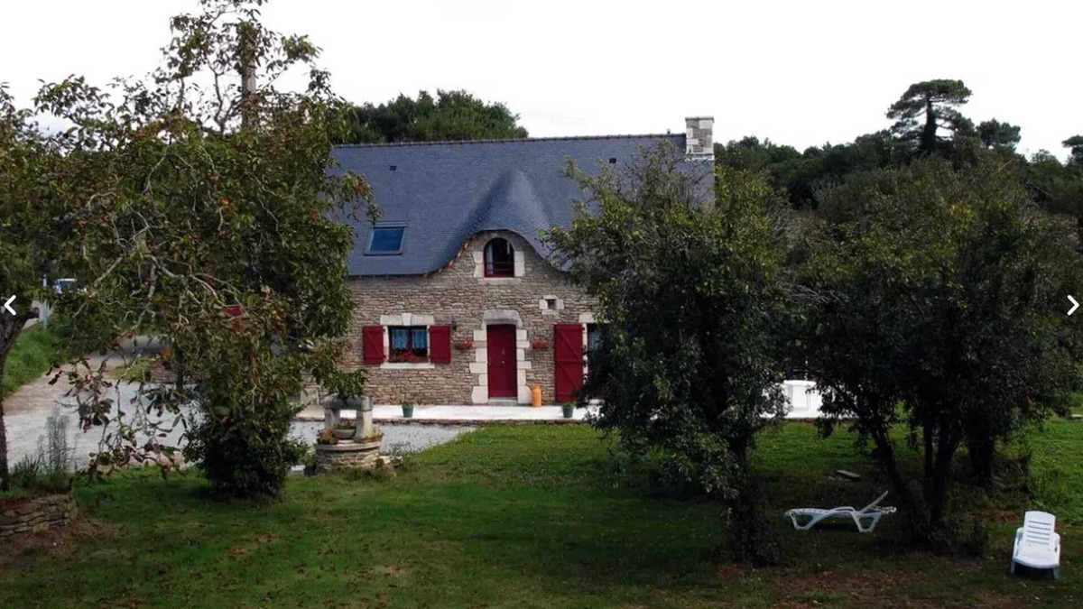 Inzinzac-Lochrist House | Homerez - Spacious house near Lorient with large garden.