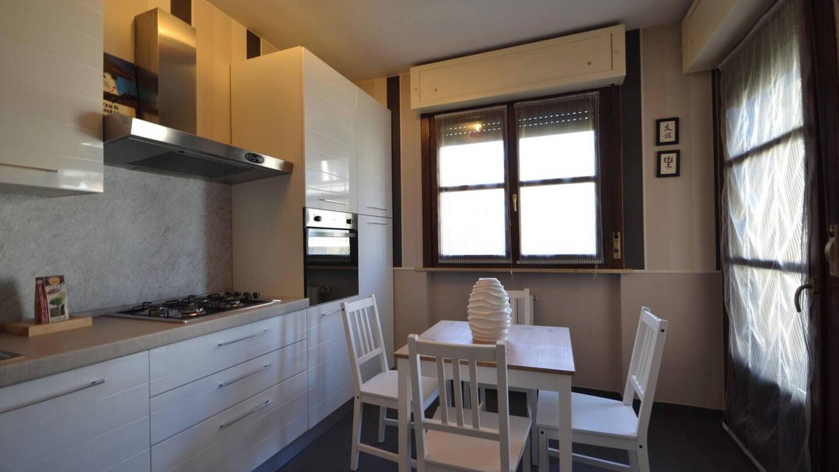 Vercelli Apartment | Homerez - Spacious apartment in Vercelli with terrace and garden