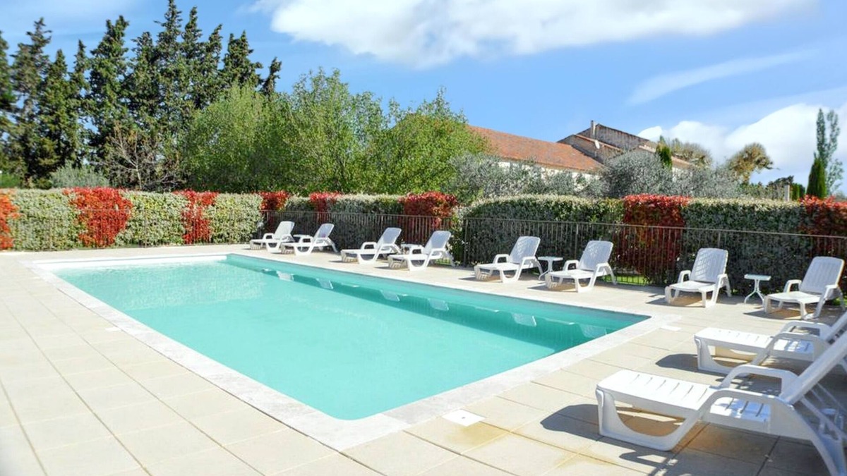 Monteux Apartment | Homerez - Spacious Apartment in Monteux with Shared Pool