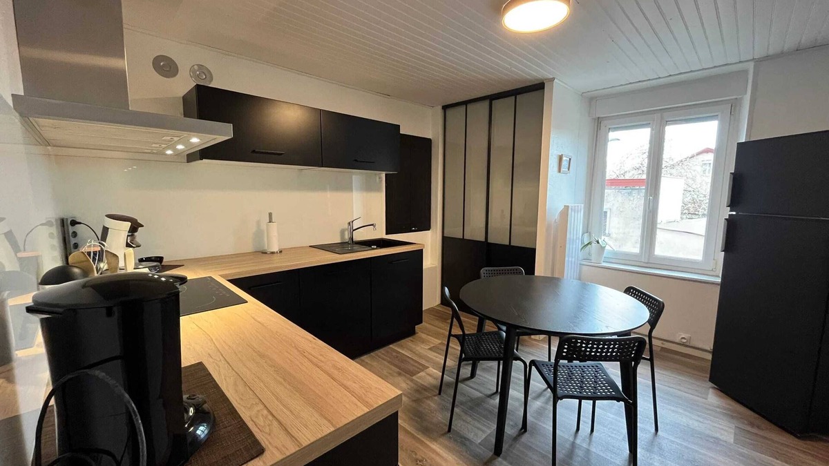 Golbey Apartment | Homerez - Spacious Apartment with 4 Bedrooms in Golbey