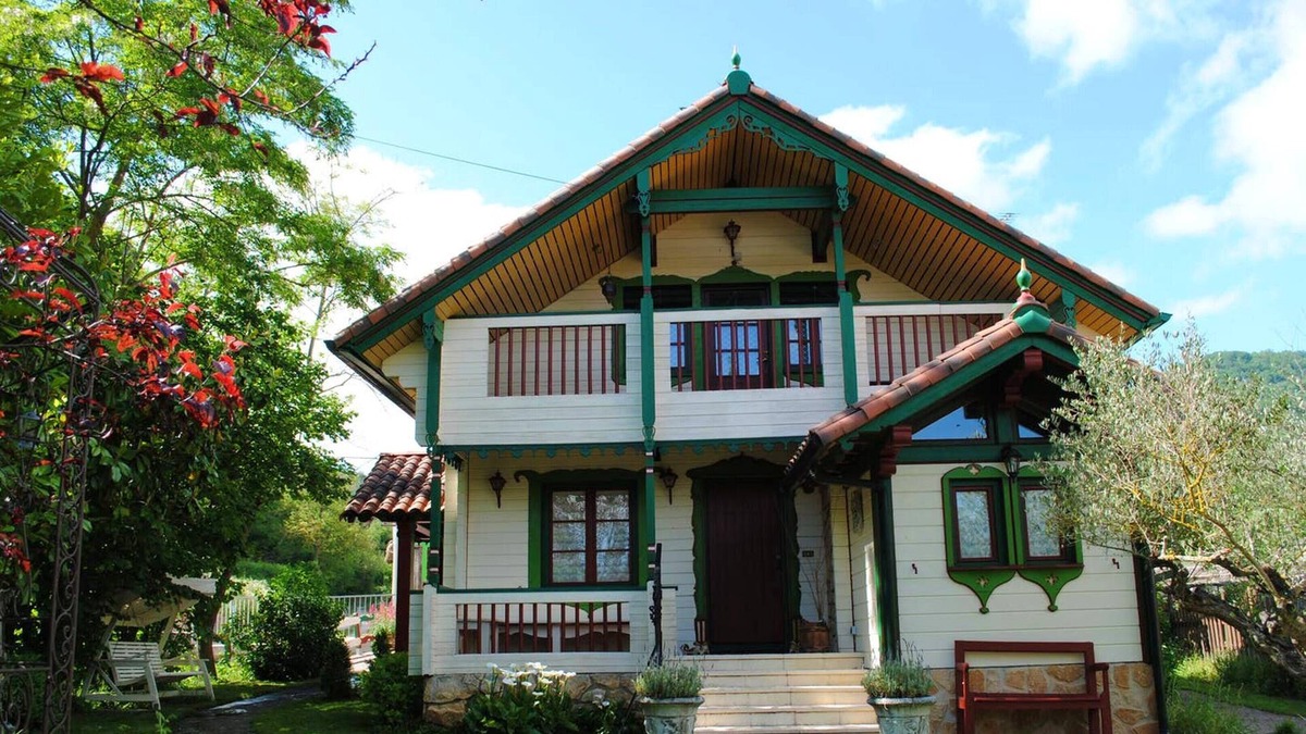 Sabando Ski Chalet | Homerez - Spacious chalet for 8 ppl. with garden, terrace and balcony at Sabando