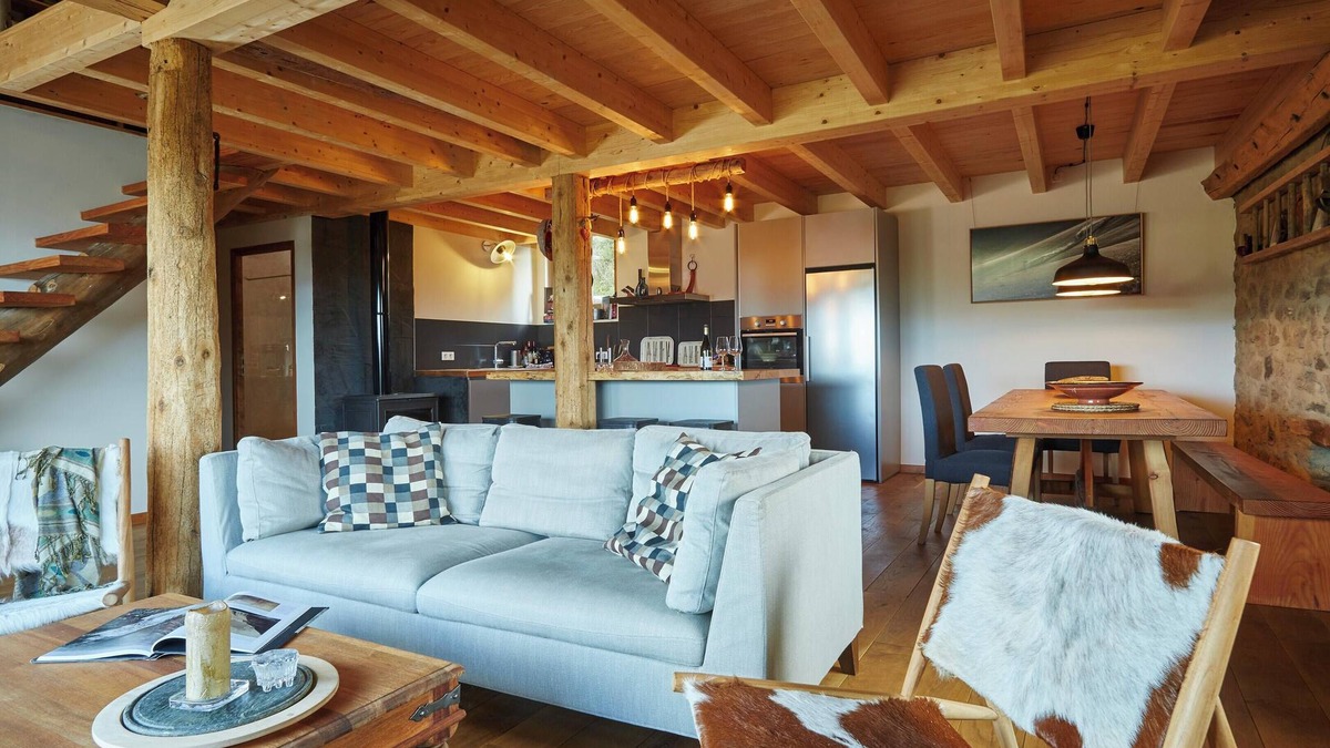 La Llagonne House | Homerez - Spacious house, La Llagonne, mountain view