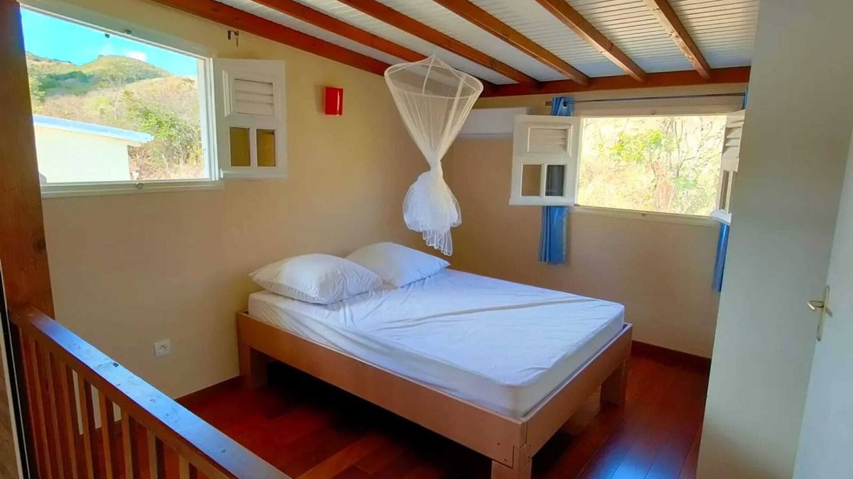 Le Diamant Villa | Homerez - Spacious House with Garden in Le Diamant