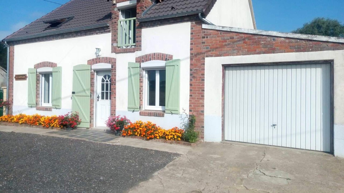 Bleneau House | Homerez - Spacious house for 6 ppl. at Bléneau