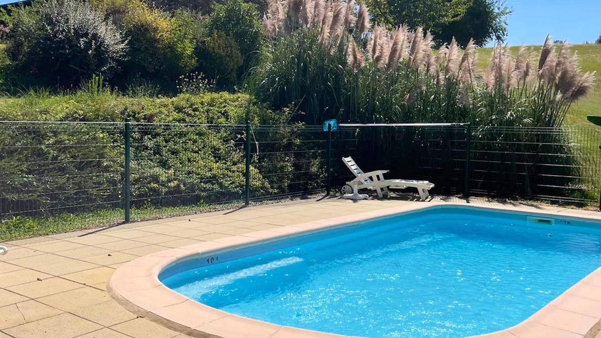 Tamnies House | Homerez - Spacious house for 7 ppl. with swimming-pool and terrace at Tamniès