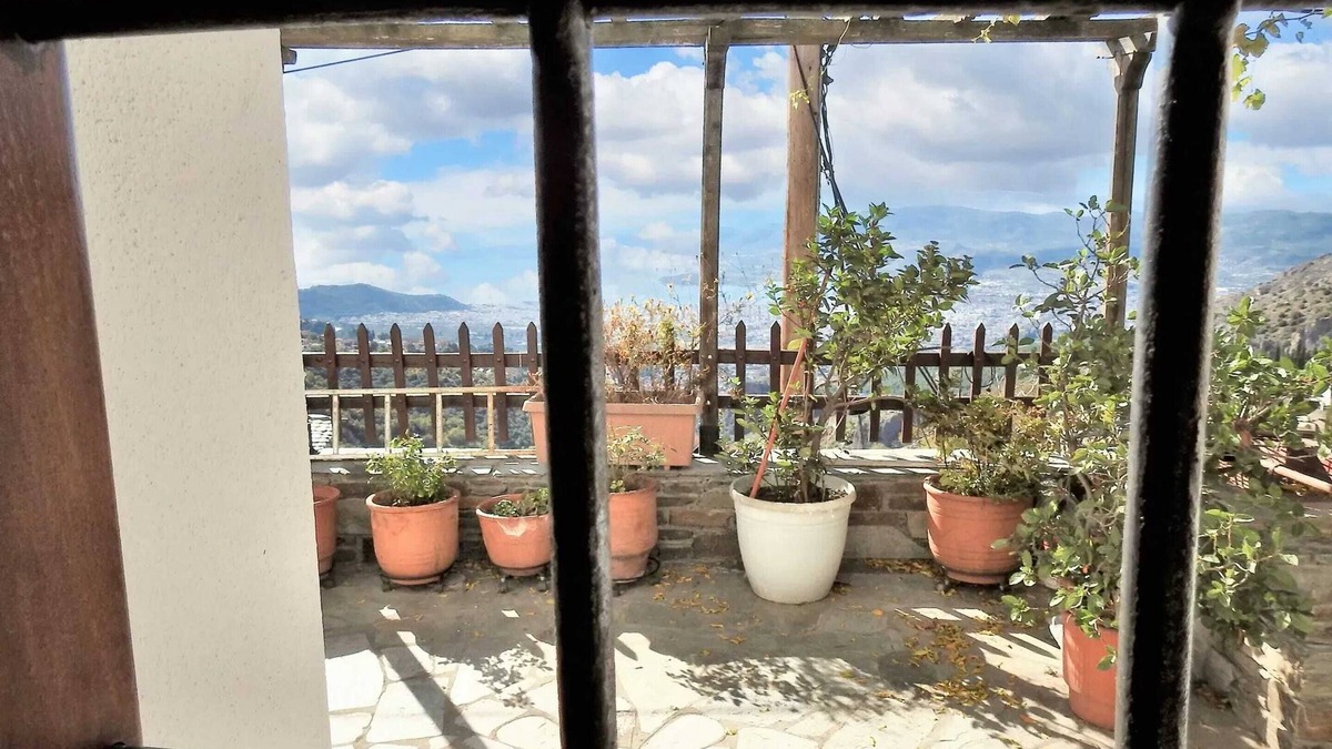 Makrynitsa House | Homerez - Spacious house with sea view in Volos