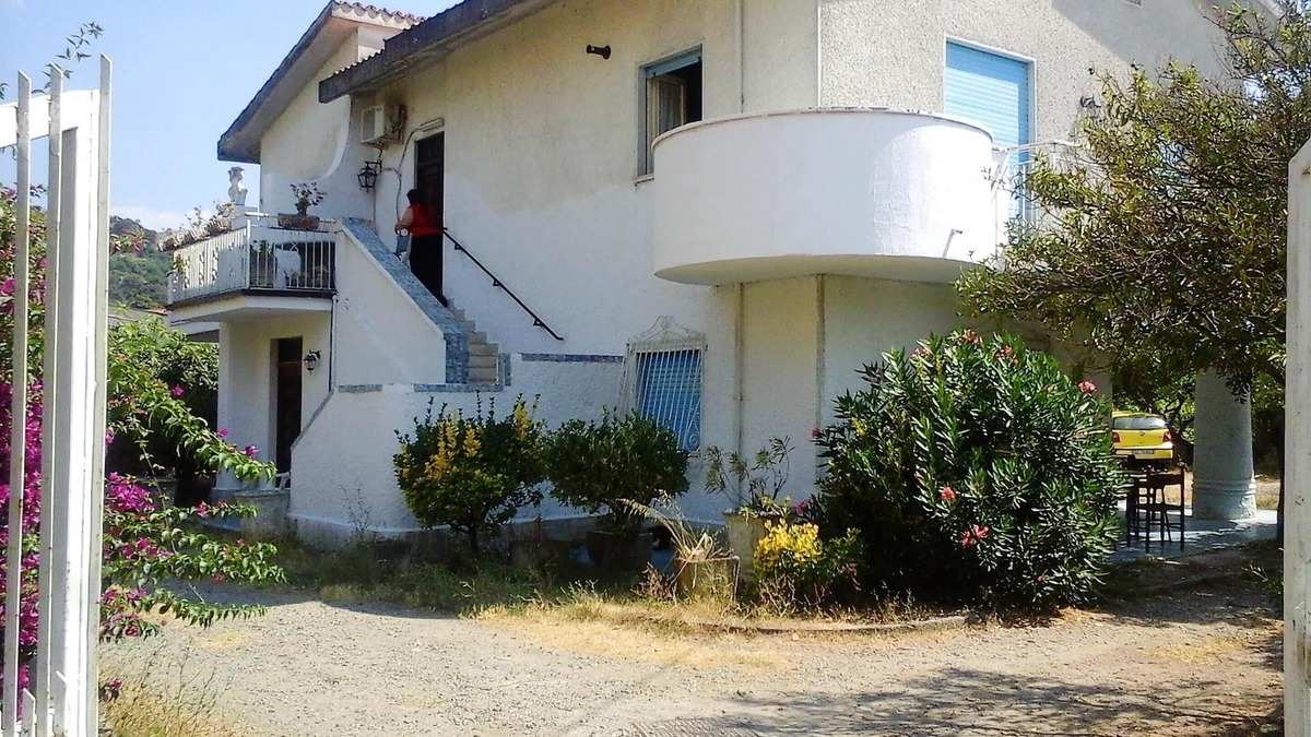 Tortora Marina Apartment | Homerez - Spacious appartement for 6 ppl. with garden at Tortora Marina